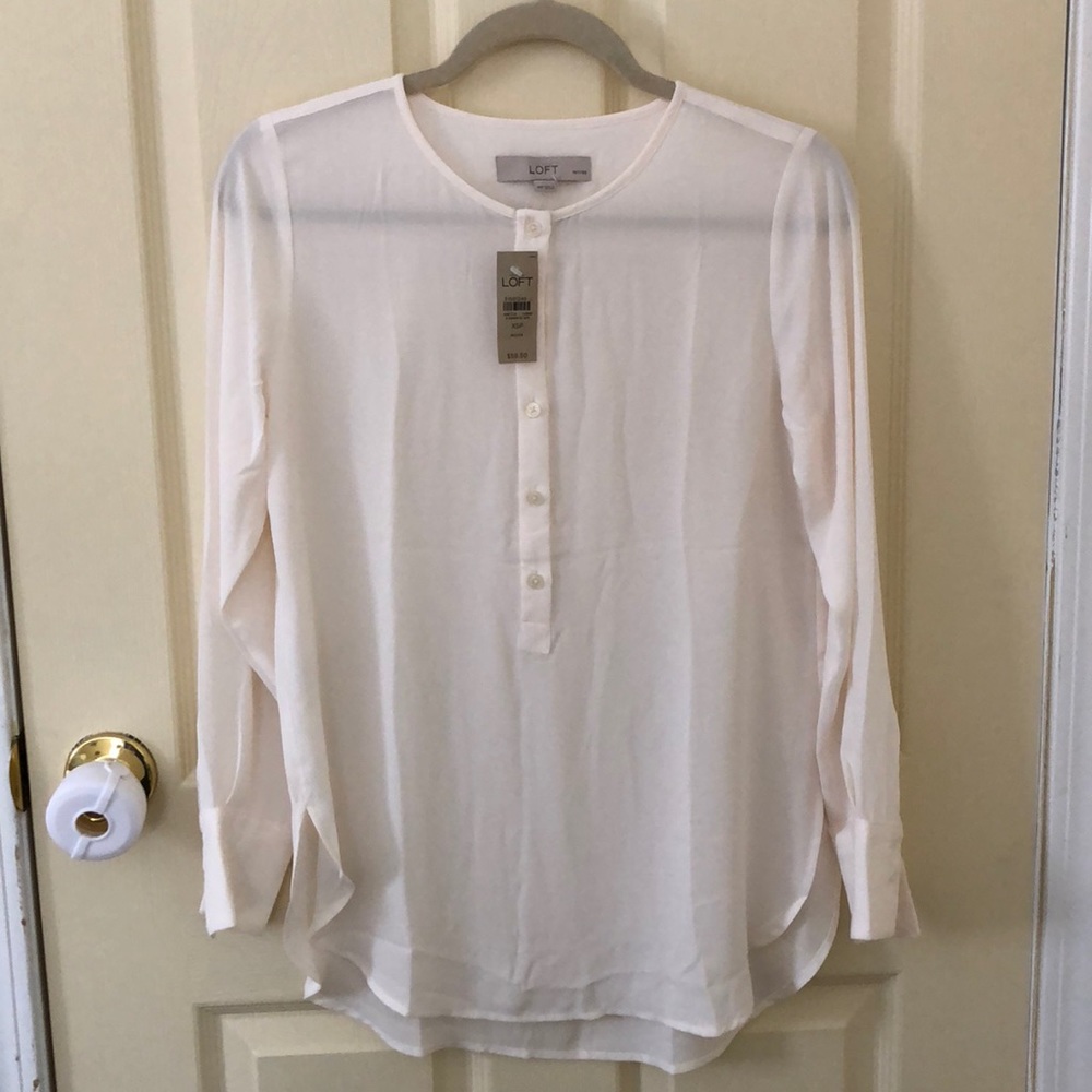 BNWT Ann Taylor LOFT Cream Blouse XSP